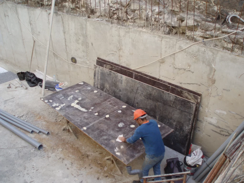 Serviços de especialidade matrice incluem domótica, impermeabilização, instalação e infraestruturas elétricas, pichelaria, serralharia, acabamentos, remodelações e mais