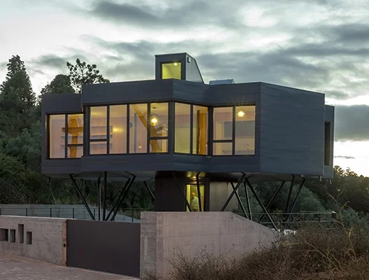 Residencia em Coimbra projetada por Pedro Bandeira e Pierrot Le Fou tem a capacidade de se adaptar à orientação solar.