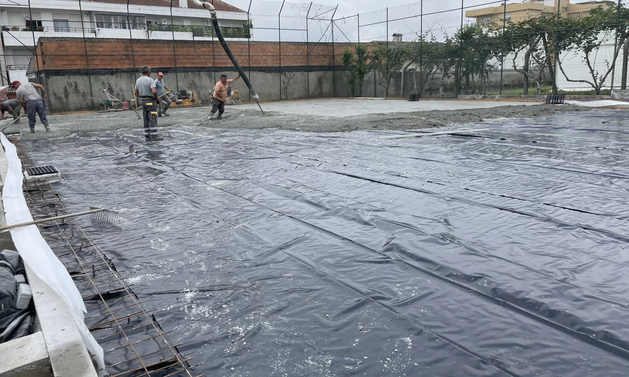 ornecemos serviços especializados que garantem a proteção efetiva contra vazamentos e infiltrações, preservando a durabilidade e a integridade das estruturas