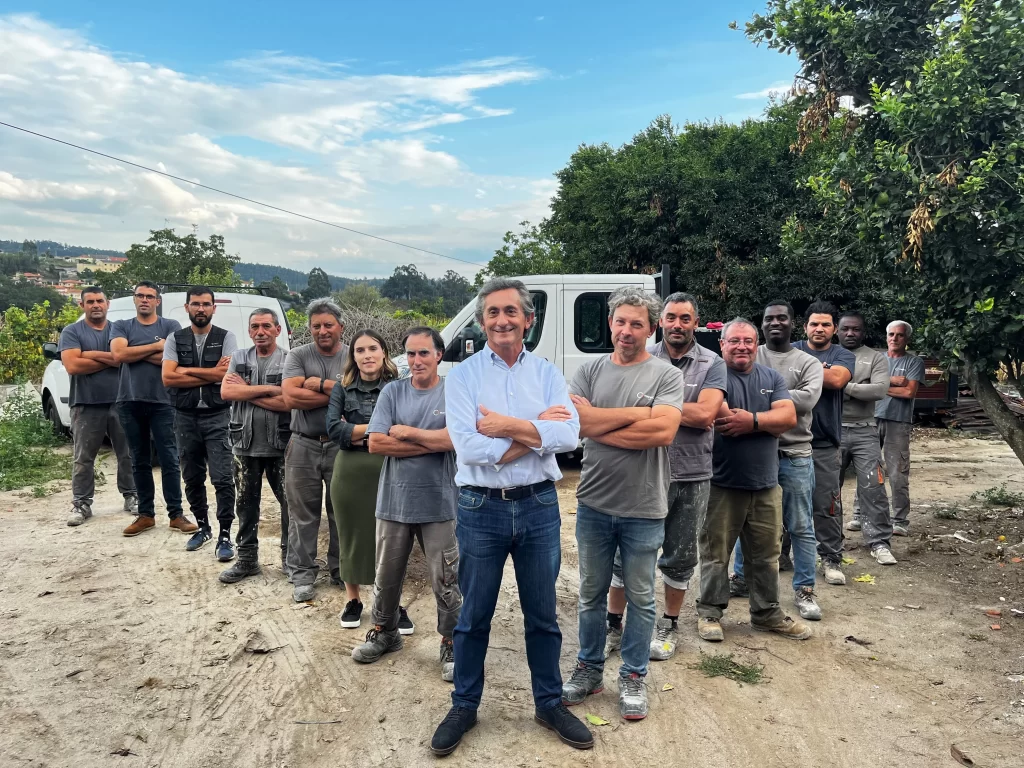 Sobre a Equipa de construção civil excecional com profissionais de qualidade e experiência